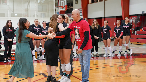 24.11.02 ATH VB Senior Day17