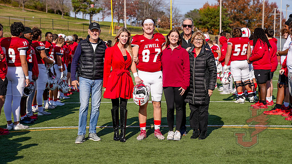 24.11.16 ATH FB Senior Day20