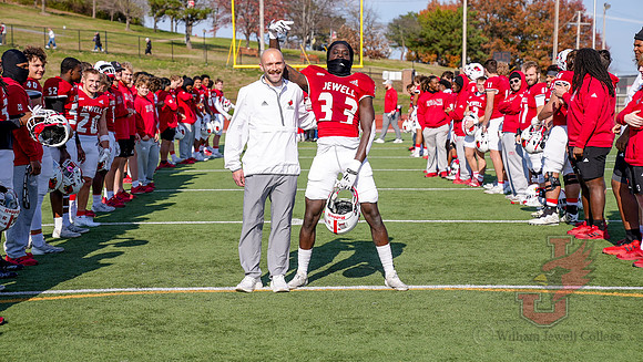 24.11.16 ATH FB Senior Day13