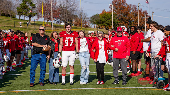24.11.16 ATH FB Senior Day21